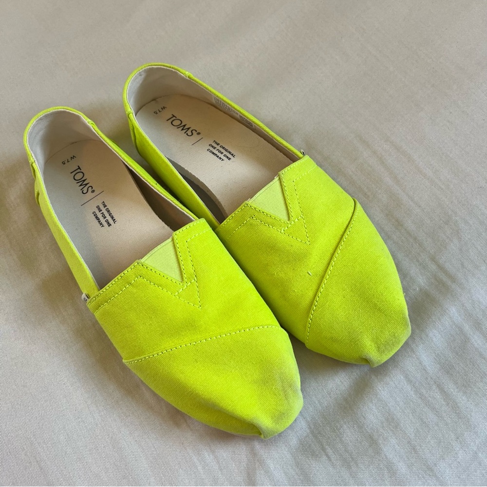 TOMS Women's Bright Yellow Loafers